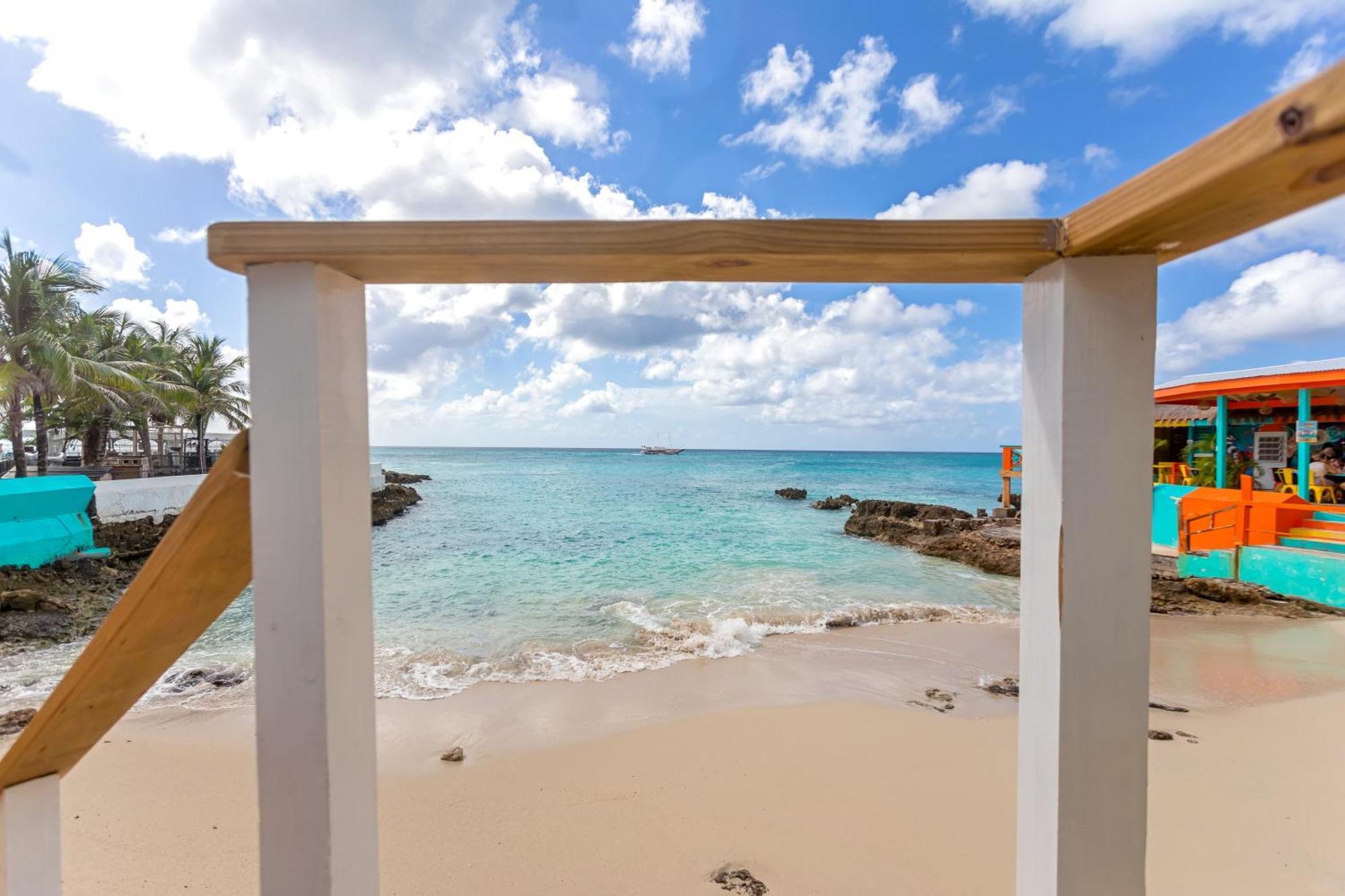 Maho Beach House - Grand Studio - Oceanview Suite Exteriör bild